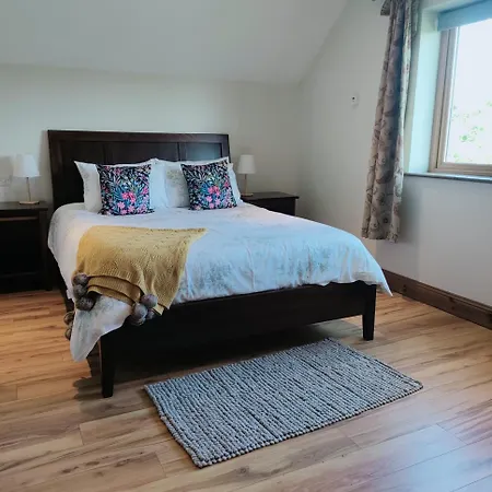 Willowbrook Apartment, Annascaul, Dingle Peninsula Apartment